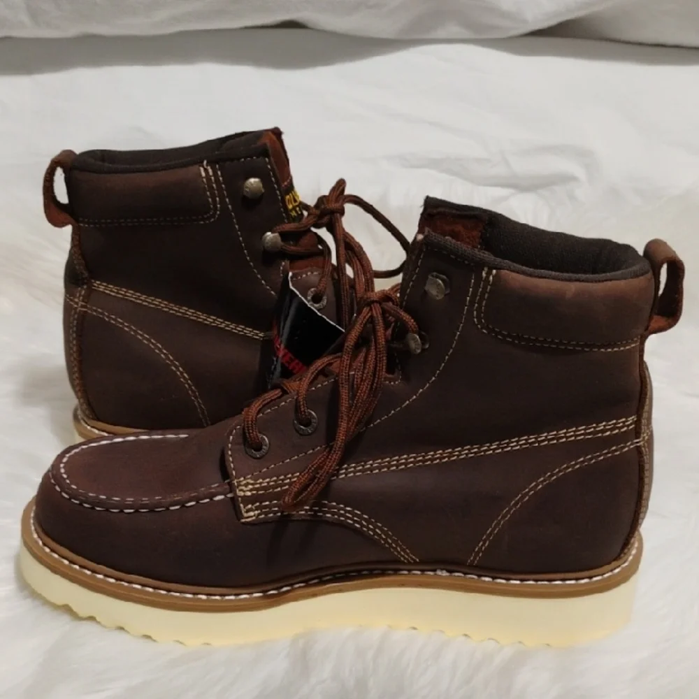 (#201) SALE! NWT Wolverine Brown Wedge Moc-Toe Work Boots Sz.10.5
